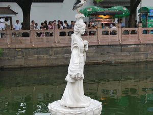 entryimages_middle02_03